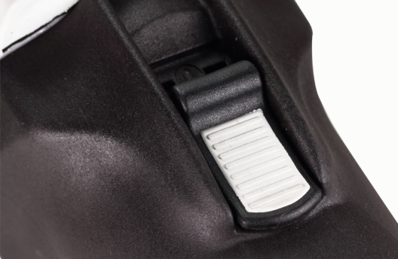 ELECTRONIC SPEED CONTROL The speed controller is both practical and easy to use. The speed of the polisher can also be easily adjusted without interrupting the work.